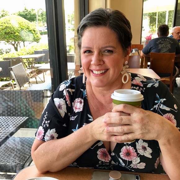 Meet your Posher, Lisa - Picture 5 of 5